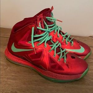 Nike LeBron 10 “Christmas”